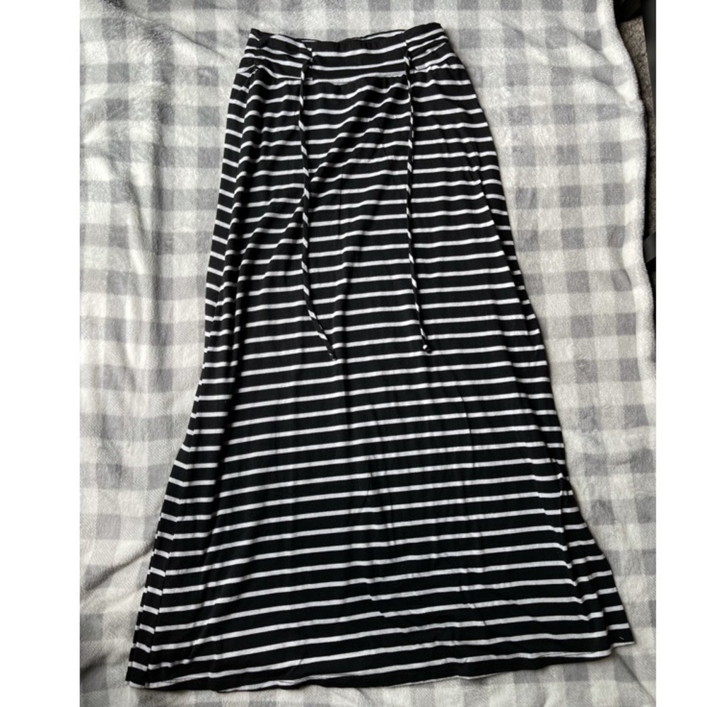 Striped Women’s Tie-Waist Maxi-Skirt